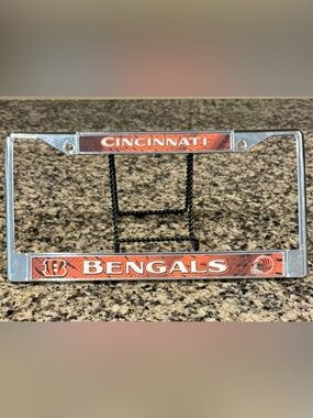 Cincinnati Bengals Metal Display Stand - Orange and Black